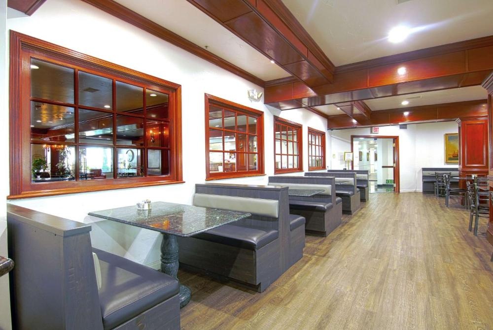 Azure Hotel & Suites Ontario, A Trademark Collection Hotel